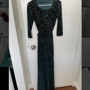 Lulus velvet forest green maxi dress